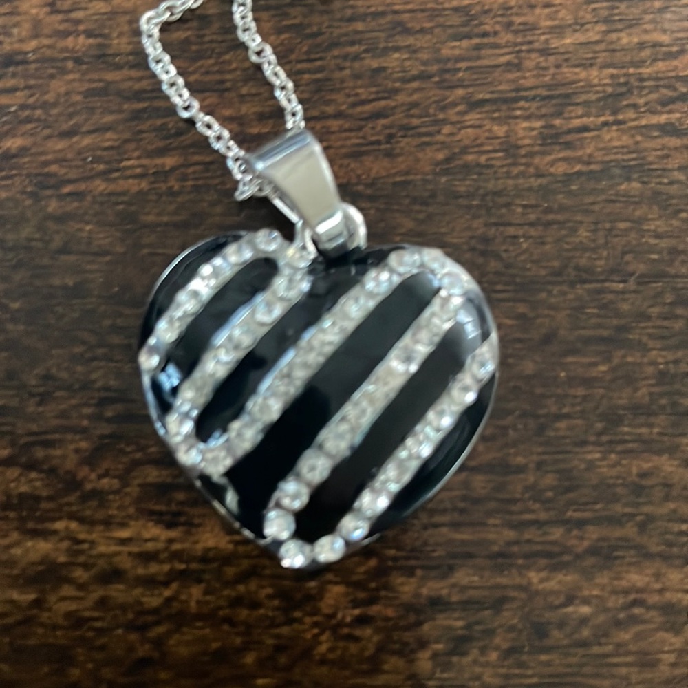 Black & Silver Ceramic Rhinestone Heart w/16" Chain + 2" extender